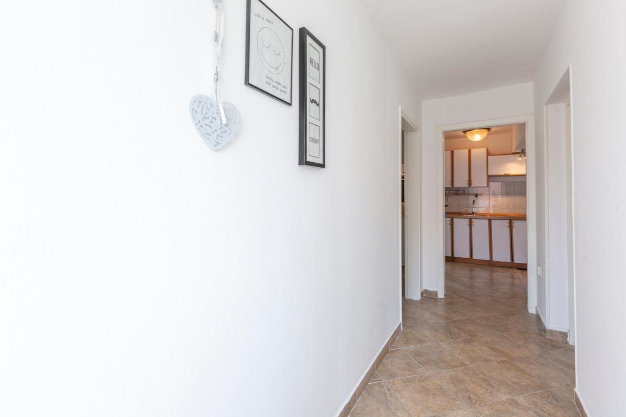 Apartmani Luky Karlobag Ngoại thất bức ảnh