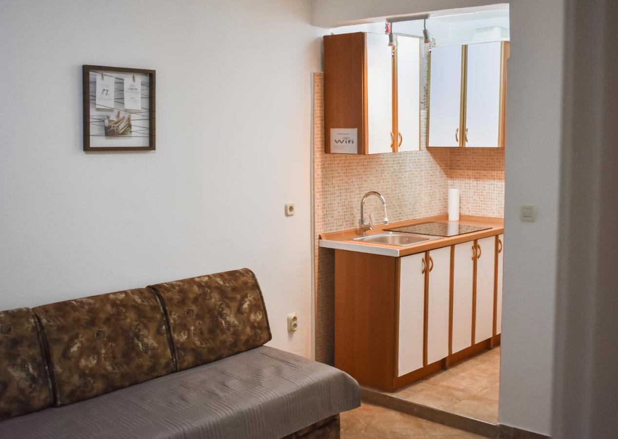 Apartmani Luky Karlobag Ngoại thất bức ảnh