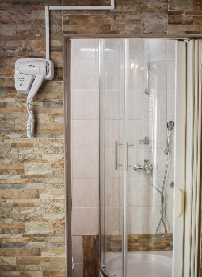 Apartmani Luky Karlobag Ngoại thất bức ảnh
